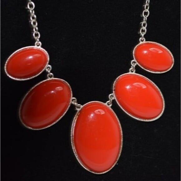 Liz Claiborne Retro Red Stone Silver Tone Link Chain Statement Bib Necklace - Picture 2 of 4